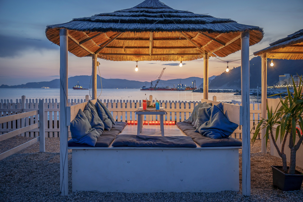 servizio fotografico massaggi spiaggia tramonto